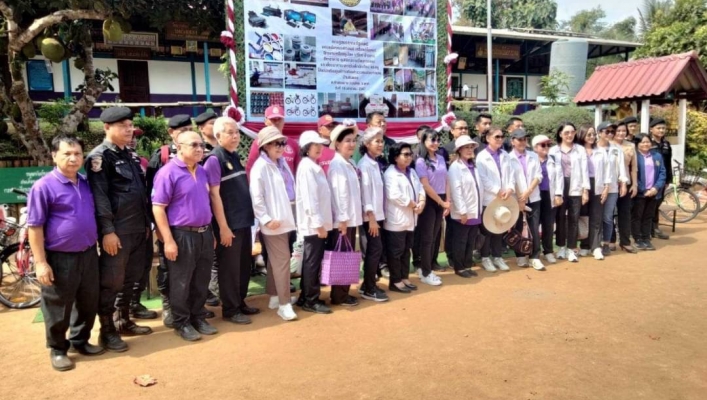 สทน.1 สอน.3 กำแพงเพชร ร่วมกิจกรรมของคณะกรรมการคณะคู่สมรสคณะรัฐมนตรี (คสร.)มอบระบบกรองน้ำให้ศูนย์การเรียนตำรวจตระเวนชายแดนบ้านตีนดอย อำเภอท่าสองยาง จังหวัดตาก