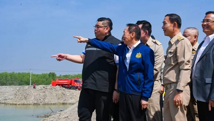 รองนายกฯ พัชรวาท วงษ์สุวรรณ ลงพื้นที่ติดตามความก้าวหน้าโครงการแก้มลิงทุ่งหิน ต.ยี่สาร อ.อัมพวา จ.สมุทรสงคราม