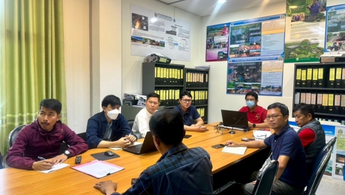 สทน.1 ส่วนพัฒนาและฟื้นฟูแหล่งน้ำ  ส่วนสำรวจและออกแบบ ประชุม ติดตามงาน และเร่งรัดการแก้ไขแบบแปลน  โครงการอ่างเก็บน้ำแม่เหียะน้อย พร้อมระบบส่งน้ำอันเนื่องมาจากพระราชดำริ
