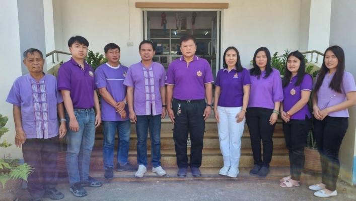 สทน.1 สอท.2 เชียงราย ร่วมกันสวมใส่เสื้อสีม่วงเพื่อแสดงความจงภักดีแด่สมเด็จพระกนิษฐาธิราชเจ้ากรมสมเด็จพระเทพรัตนราชสุดาฯ สยามบรมราชกุมารี