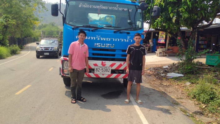 วันที่ 29 เมษายน 2567 สทน.9 สนับสนุนรถบรรทุกน้ำ ขนาด 6,000 ลิตร จำนวน 1 คัน ให้กับองค์การบริหารส่วนตำบลขุนฝาง ตำบลขุนฝาง อำเภอเมือง จังหวัดอุตรดิตถ์