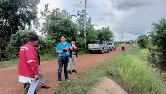 สทน.6 ลงพื้นที่สำรวจความเหมาะสม โครงการขุดลอกร่องระบายน้ำคูเลต ซอยโรงแก๊ส หมู่ที่ 7 ตำบลบ้านด่าน