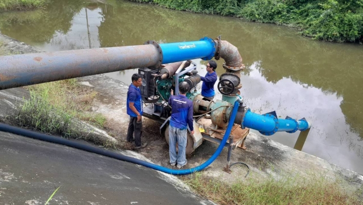 สทน.6 ติดตามสถานการณ์น้ำพร้อมบำรุงรักษาเครื่องสูบน้ำ อำเภออรัญประเทศ จังหวัดสระแก้ว