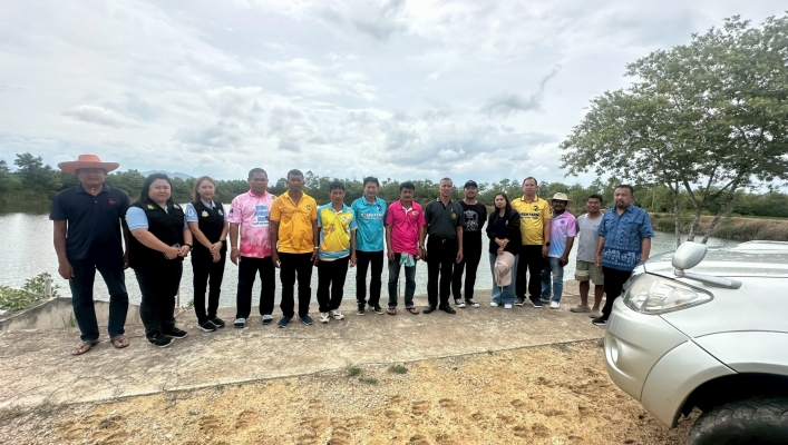 สทน.7 ลงพื้นที่ปิดประกาศแบบรายงานโครงการของรัฐฯ และประสานงานโครงการรับฟังความคิดเห็นประชาชน ตามระเบียบสำนักนายกรัฐมนตรี พ.ศ. 2548 จังหวัดประจวบคีรีขันธ์