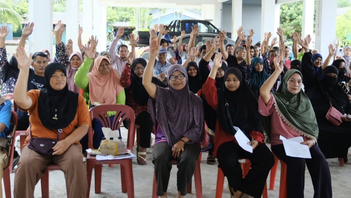 สทน.8  สอน.1 สงขลา จัดรับฟังความคิดเห็นตามระเบียบสำนักนายกรัฐมนตรี ว่าด้วยการรับฟังความคิดเห็นของประชาชน พ.ศ. 2548  โครงการก่อสร้างระบบส่งน้ำบ้านคลองปอม ตำบลฉลุง อำเภอหาดใหญ่ จังหวัดสงขลา