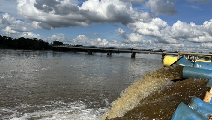 ทส. ทน. สทน.11 ส่วนเครื่องกล ติดตามสถานการณ์น้ำ สูบระบายน้ำท่วมขัง จ.อุบลราชธานี