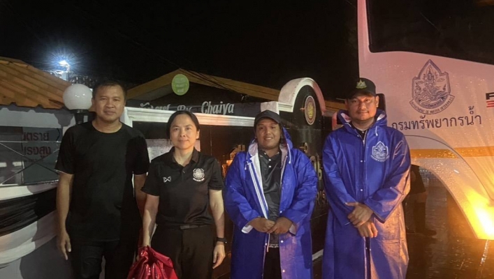 สทน.10 ช่วยเหลือผู้ประสบอุทกภัยในพื้นที่อำเภอไชยา จังหวัดสุราษฎร์ธานี