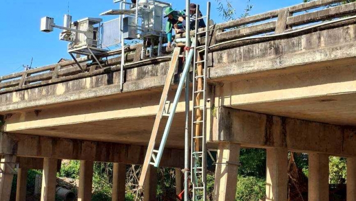 กรมทรัพยากรน้ำ โดย สำนักงานทรัพยากรน้ำที่ 1 ลงพื้นที่ ซ่อมเสาระดับน้ำ สถานีอุตุนิยมวิทยา - อุทกวิทยา