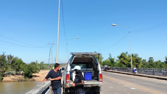 ทส. ทน. สทน.11 ส่วนอุทกวิทยา ติดตามตรวจสอบคุณภาพน้ำ แม่น้ำมูล สถานีบ้านบัวเทิง อำเภอสว่างวีระวงศ์ จังหวัดอุบลราชธานี