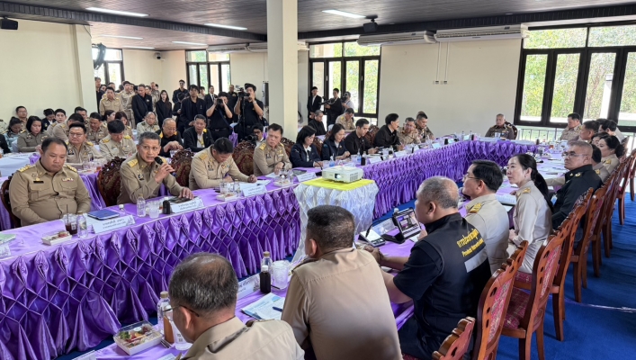 ราชเลขานุการในพระองค์ลงพื้นที่ติดตามความก้าวหน้าโครงการพัฒนาเกาะสีชัง