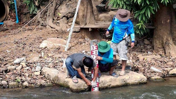 กรมทรัพยากรน้ำ โดย สำนักงานทรัพยากรน้ำที่ 1 ลงพื้นที่ซ่อมเสาระดับน้ำ สถานีอุตุนิยมวิทยา - อุทกวิทยา