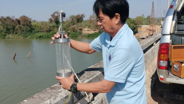 ทส. ทน. สทน.11 ส่วนอุทกวิทยา ติดตามตรวจสอบคุณภาพน้ำ แม่น้ำมูลติดตามตรวจสอบคุณภาพน้ำ แม่น้ำมูล สถานีบ้านบัวเทิง อำเภอสว่างวีระวงศ์ จังหวัดอุบลราชธานี