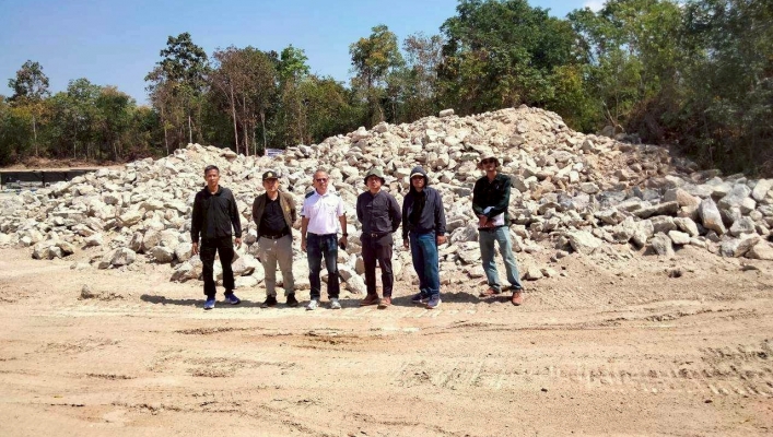 สทน.7 ลงพื้นที่ตรวจติดตามการดำเนินงานโครงการอนุรักษ์ฟื้นฟูแหล่งน้ำพร้อมระบบกระจายน้ำ  สนับสนุนค่ายสุรสีห์ (มทบ.17) ตำบลลาดหญ้า อำเภอเมืองกาญจนบุรี จังหวัดกาญจนบุรี