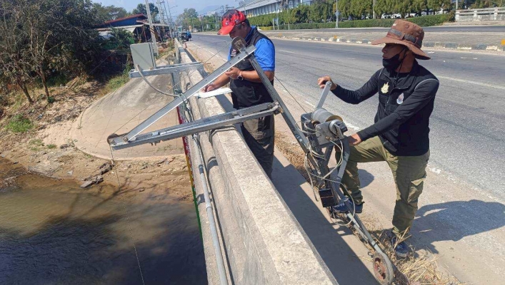 กรมทรัพยากรน้ำ โดย สำนักงานทรัพยากรน้ำที่ 1 ลงพื้นที่สำรวจภาพตัดขวางลำน้ำ วัดปริมาณน้ำ เก็บตัวอย่างน้ำเพื่อ วิเคราะห์ตะกอนแขวนลอย และซ่อมแซม ปรับปรุง สถานีอุตุนิยมวิทยา-อุทกวิทยา