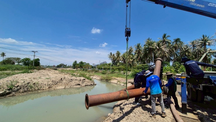 สทน.7 ติดตั้งเครื่องสูบน้ำ เพื่อช่วยเหลือพื้นที่ขาดแคลนน้ำใช้ในการอุปโภคบริโภค อำเภอเมืองชะอำ จังหวัดเพชรบุรี