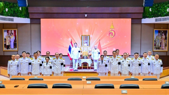 พระเจ้าลูกเธอ เจ้าฟ้าสิริวัณณวรีฯ โปรดเกล้าฯ พระราชทานแจกันดอกไม้ แสดงความยินดี รมว.ทส.