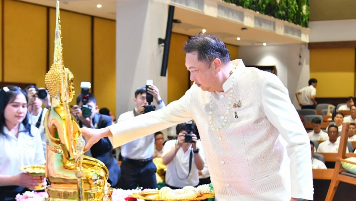 กรมทรัพยากรน้ำ ร่วมพิธีสรงน้ำพระเนื่องในวันสงกรานต์ สืบสานประเพณีไทย สร้างขวัญกำลังใจบุคลากร