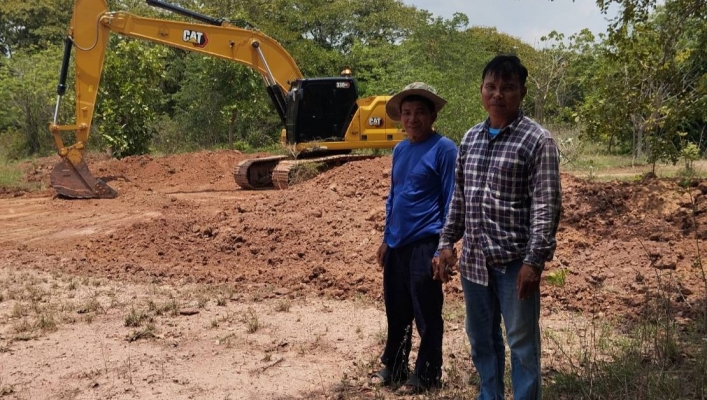 กรมทรัพยากรน้ำ โดย สำนักงานทรัพยากรน้ำที่ 5 นำเครื่องจักรกล รถขุดขนาด 30 ตัน แก้ไขปัญหาบริเวณโครงการอนุรักษ์ฟื้นฟูหนองฝายคุ้ม บ้านพระนารายณ์ หมู่ที่ 3 ตำบลคลองเมือง อำเภอจักราช จังหวัดนครราชสีมา