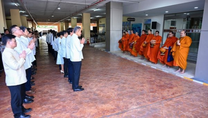 สทน.3 ร่วมกิจกรรม ทำบุญตักบาตร