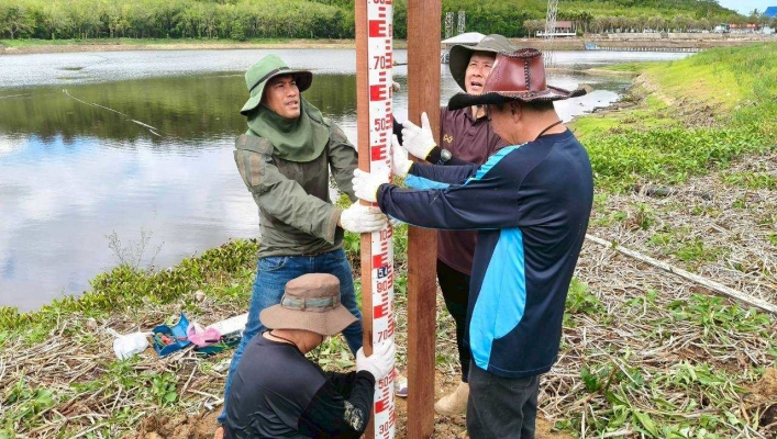 สทน.7 ลงพื้นที่ตรวจสอบบำรุงรักษา และติดต่อประสานงานข้อมูลระบบตรวจวัดปริมาณน้ำเก็บกักในแหล่งน้ำขนาดเล็ก
