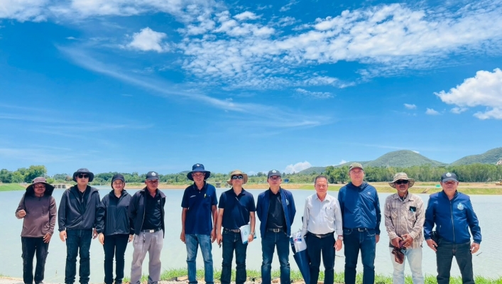 สทน.6 ร่วมลงพื้นที่ตรวจติดตามความก้าวหน้าโครงการอนุรักษ์ฟื้นฟูแก้มลิงคลองบางไผ่ (ช่วง 2) พร้อมระบบกระจายน้ำด้วยพลังงานแสงอาทิตย์ ตำบลพลูตาหลวง อำเภอสัตหีบ จังหวัดชลบุรี