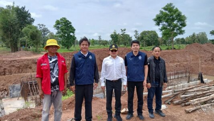 สทน.3 ลงพื้นที่ติดตามผลการดำเนินงานโครงการก่อสร้างอนุรักษ์ฟื้นฟูแหล่งน้ำห้วยแสนตอ ตอนบน พร้อมระบบกระจายน้ำ บ้านอ้อมแก้วน้อย