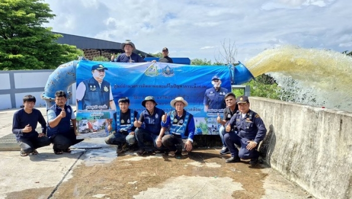 สทน.3 ดำเนินการติดตั้งเครื่องสูบน้ำ ขนาด 14 นิ้ว จำนวน 1 เครื่องให้การช่วยเหลือน้ำท่วมบริเวณปลายคลองระบายน้ำของโยธา