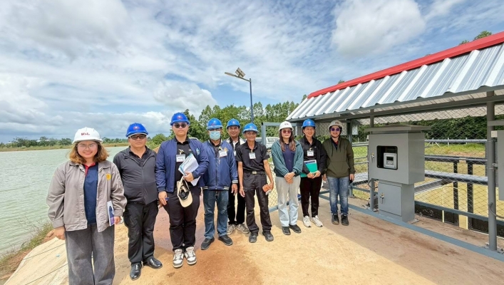 สทน.6 ลงพื้นที่ในการดำเนินการร้อยลวดประทับตราเม็ดตะกั่วกับเครื่องมือวัดปริมาณน้ำของ บริษัท น้ำตาลนิวกว้างสุ้นหลี จำกัด