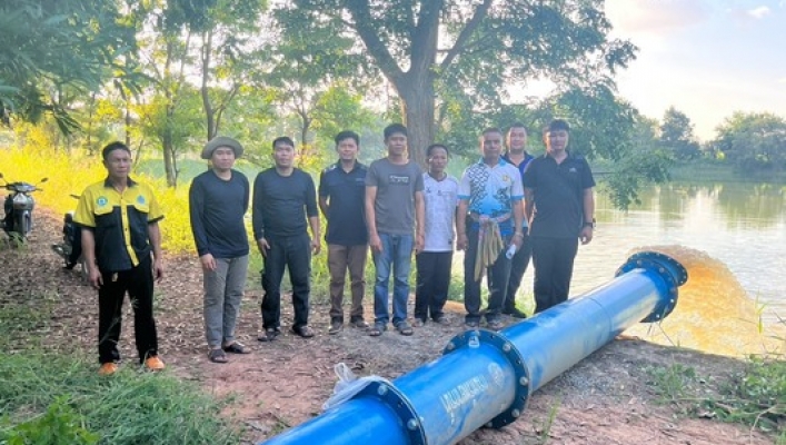 สทน.3 ดำเนินการติดตั้งเครื่องสูบน้ำ ขนาด 16 นิ้ว จำนวน 1 เครื่อง สูบน้ำจากลำห้วยใหญ่เติมสระน้ำที่ใช้ในการผลิตประปะหมู่บ้าน